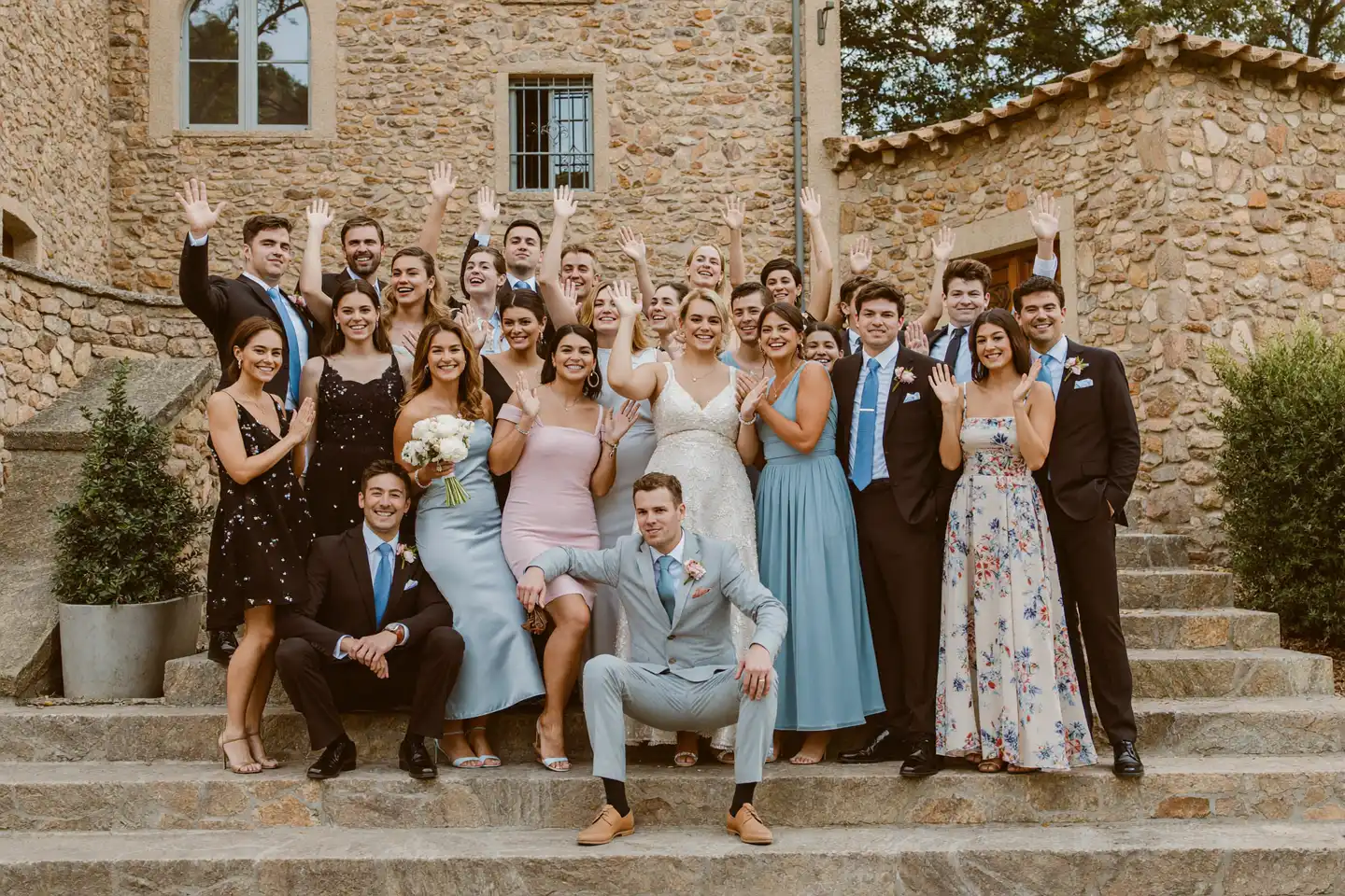 Foto de grupo en la escalinata del cortijo